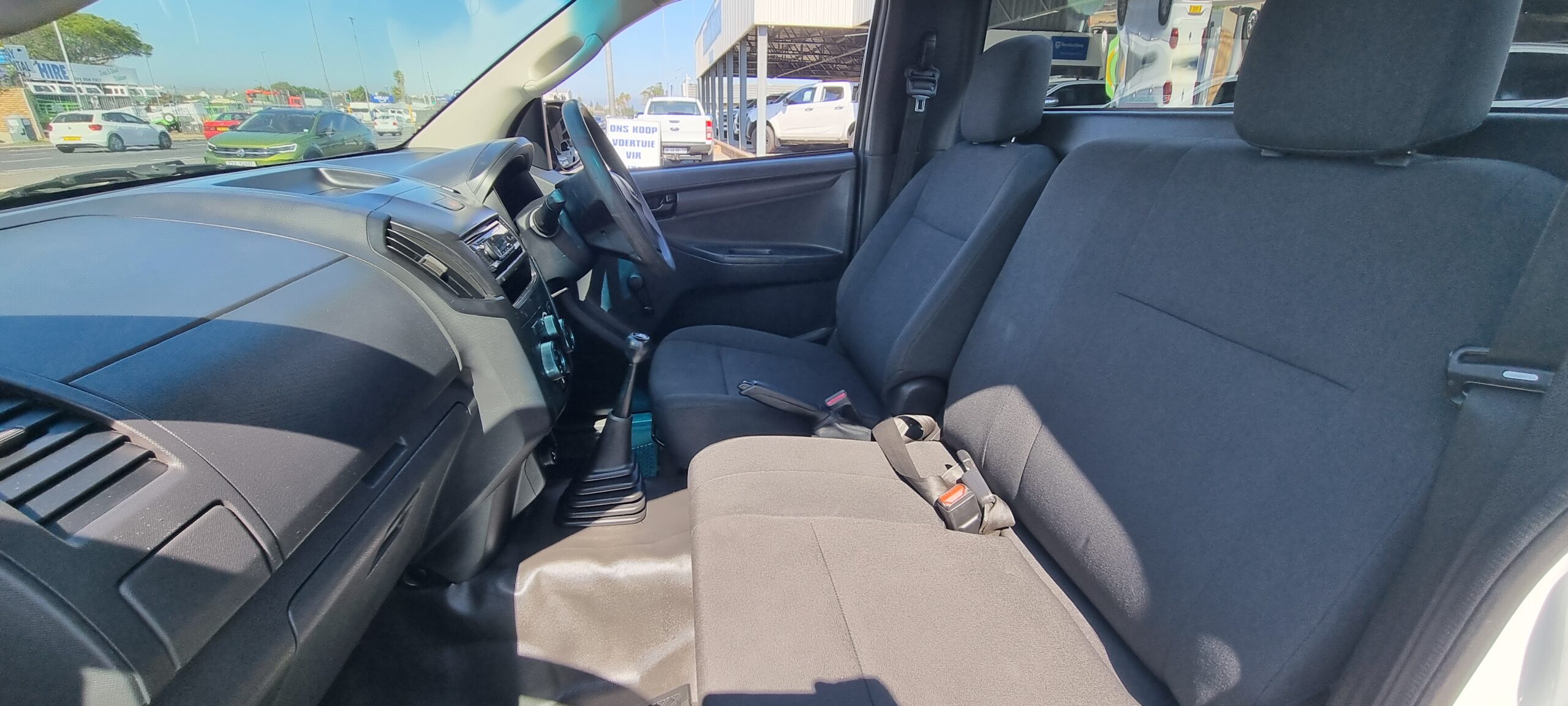 2019 Isuzu D-Max 250C Fleetside Single-Cab - Image 3