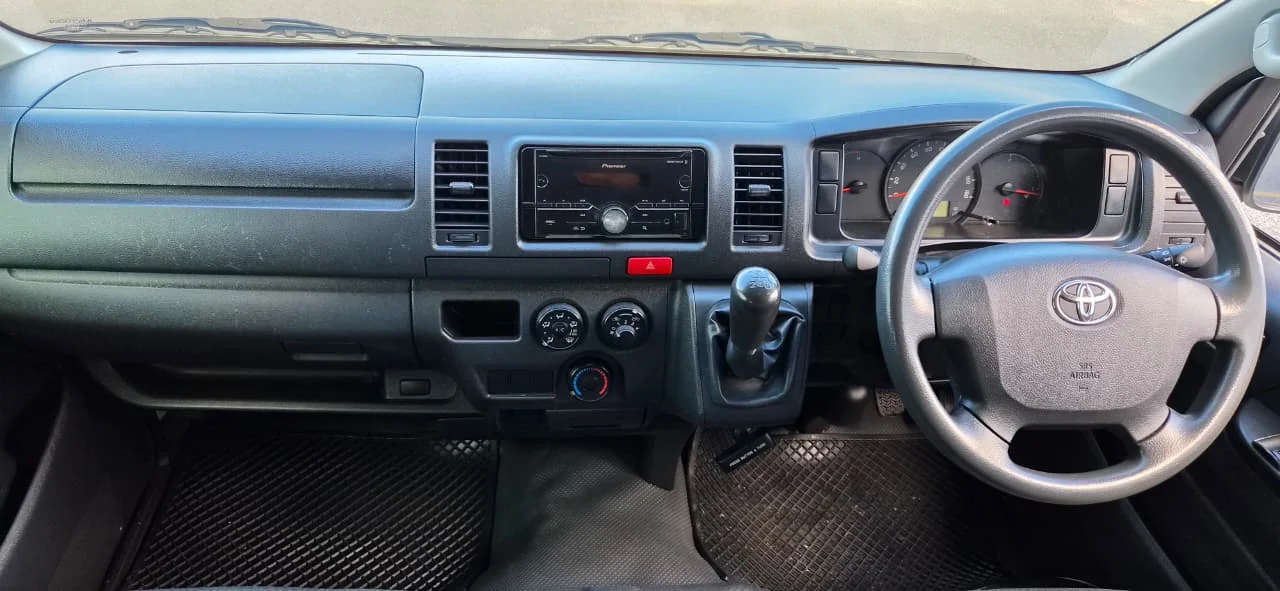 2019 Toyota Quantum 2.5 D-4D Panel Van - Image 3