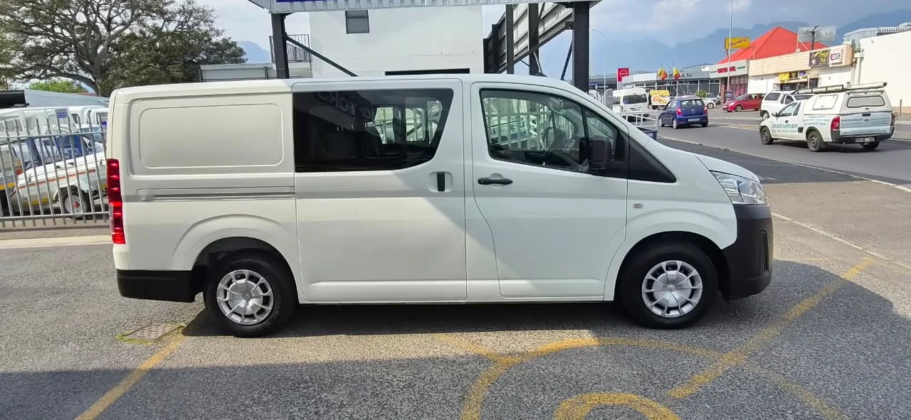 2021 Toyota Quantum 2.8 LWB CrewCab Panel Van - Image 14