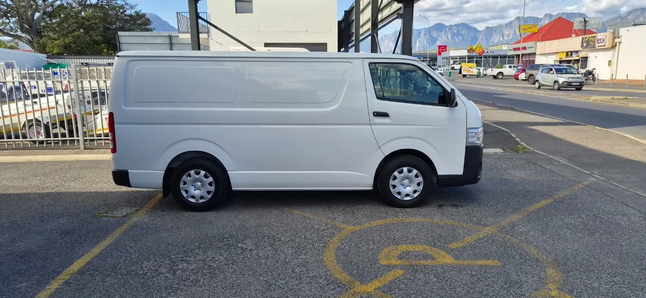 2019 Toyota Quantum 2.5 D-4D Panel Van - Image 11