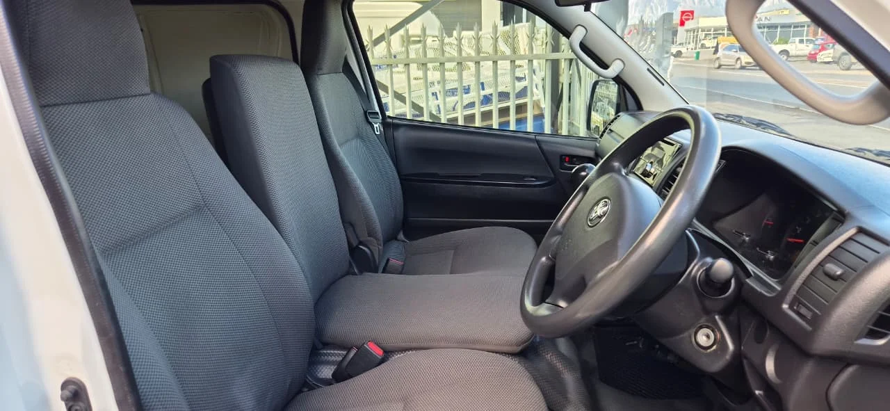 2019 Toyota Quantum 2.5 D-4D Panel Van - Image 10