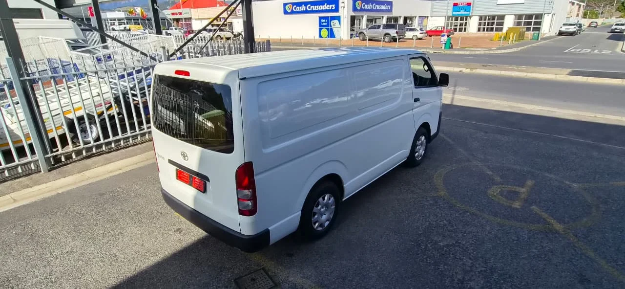 2019 Toyota Quantum 2.5 D-4D Panel Van - Image 9