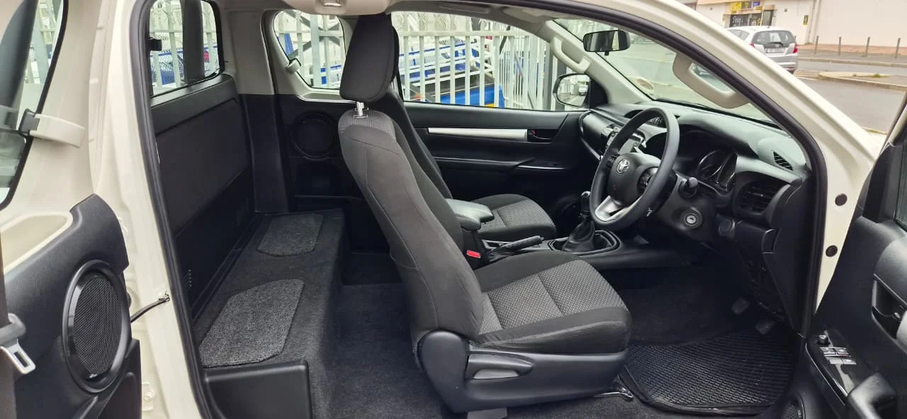 2021 Toyota Hilux 2.4 GD-6 Raised Body Raider Extended Cab - Image 10